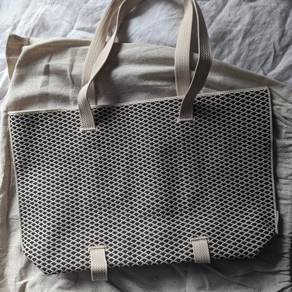 NWT Zahara Tote - Black and White (Dust bag inc) - Picture 5 of 9